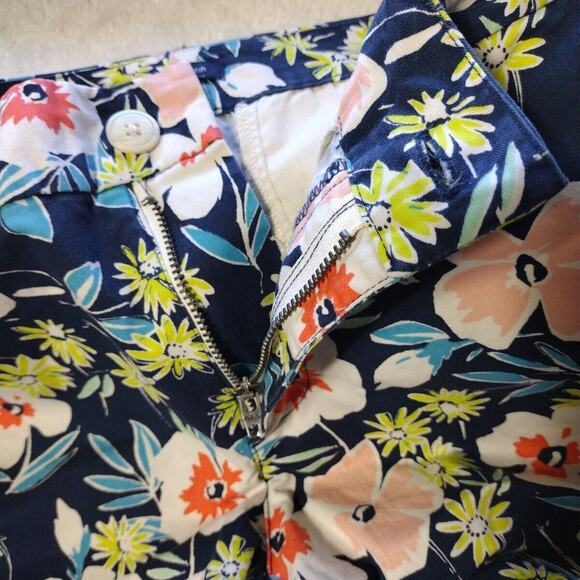 Gap Chino Shorts Floral Womens Size 6 Casual Blue Stretch Pockets - Picture 4 of 11